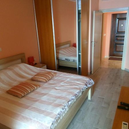 Apartment Sea Space Dobra Voda Kültér fotó